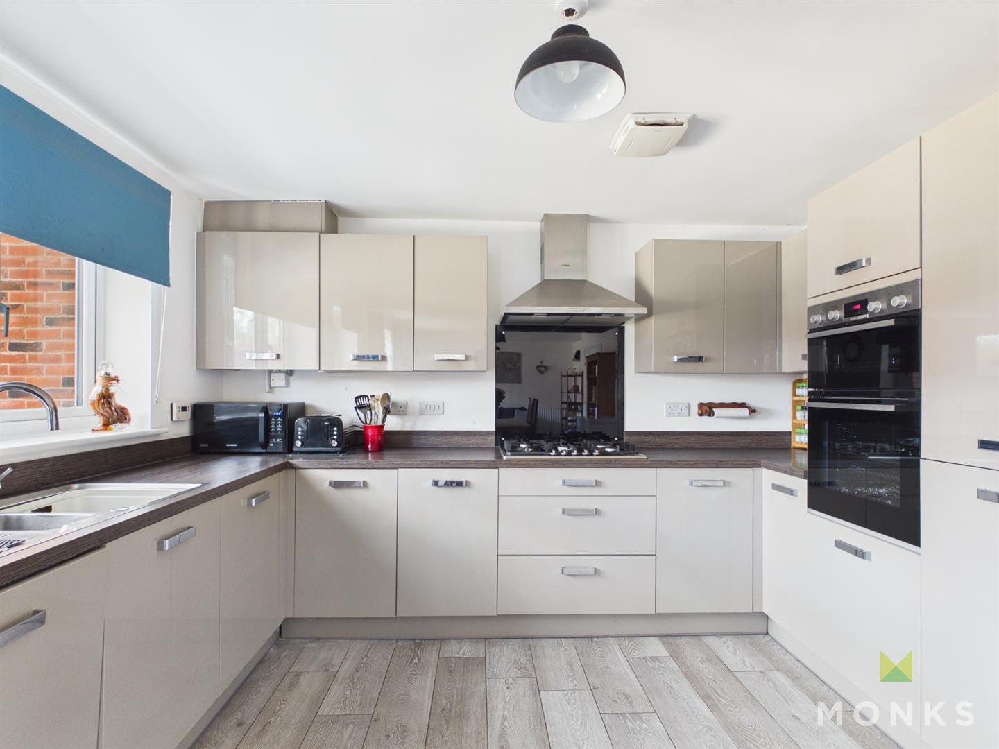1 Pewit Close, Shrewsbury, SY5 8QH For Sale